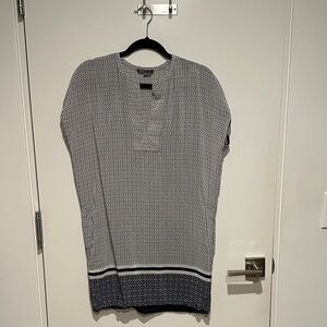 Vince women v neck Patterned Short-Sleeve silk sheath with side pockets